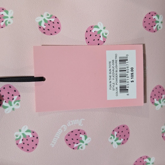 💕🔹️Juicy Couture 🔹️"Fun in the Sun Tote", pink strawberry print - Picture 6 of 6